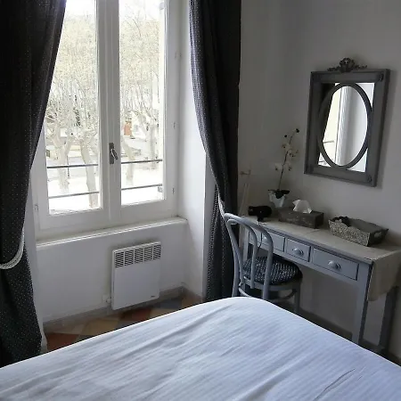Maison Place Du Marche